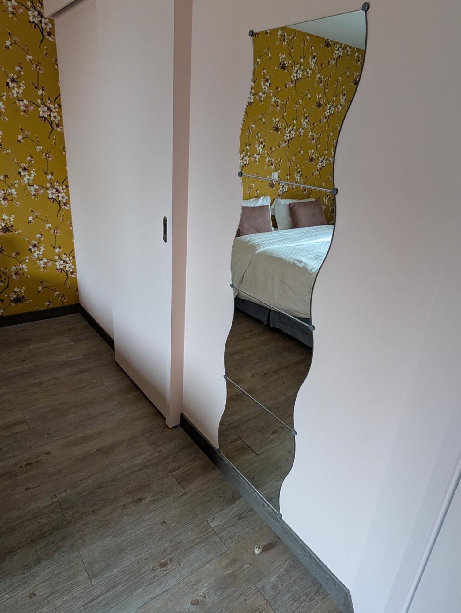 Hotel A Fleur De Couette Auvelais Esterno foto