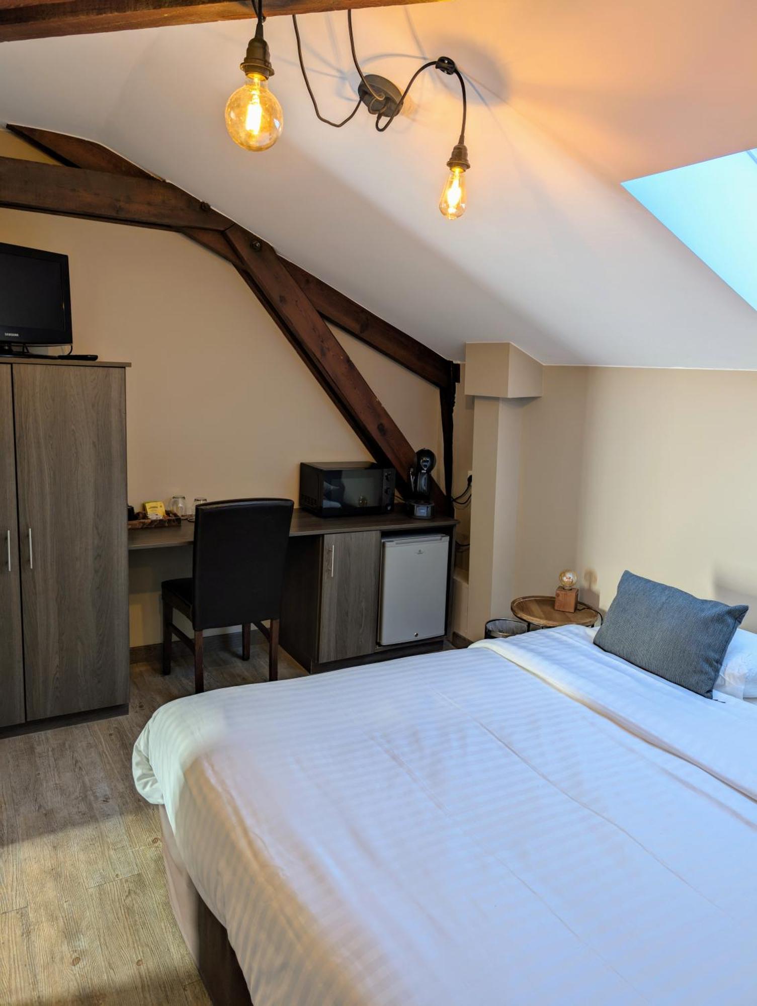 Hotel A Fleur De Couette Auvelais Esterno foto